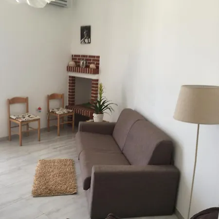 בית נופש Casa Direttamente Sul Mare מרינה די מנקוורסה