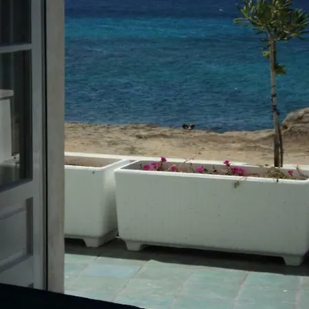 Casa Direttamente Sul Mare בית נופש מרינה די מנקוורסה