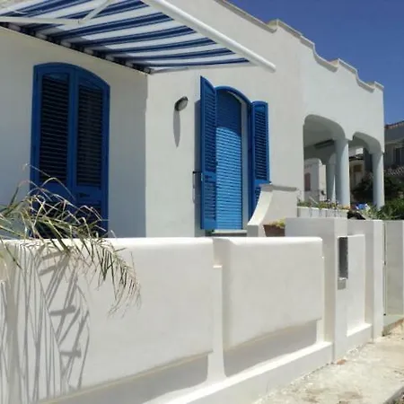 Casa Direttamente Sul Mare * מרינה די מנקוורסה
