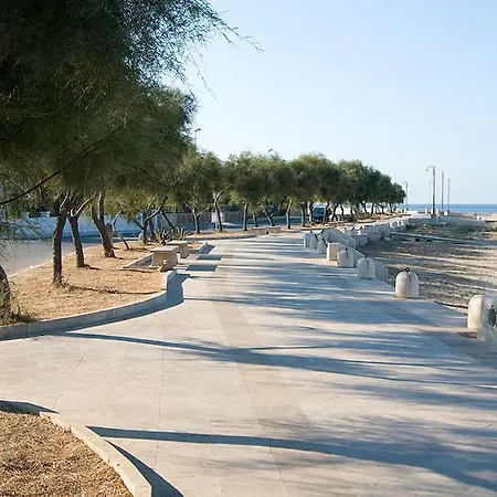 Casa Direttamente Sul Mare * מרינה די מנקוורסה