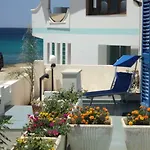 בית נופש Casa Direttamente Sul Mare מרינה די מנקוורסה