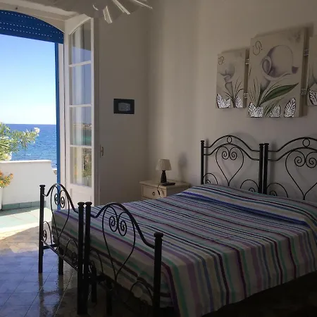度假居 Casa Direttamente Sul Mare 玛丽娜迪曼卡维萨