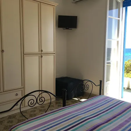 Casa Direttamente Sul Mare * 玛丽娜迪曼卡维萨