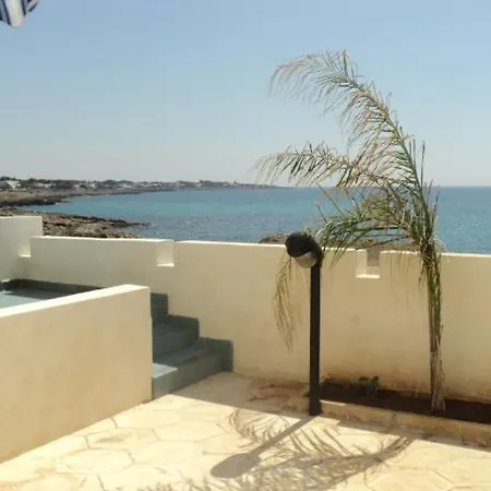 Casa Direttamente Sul Mare Holiday home Marina di Mancaversa