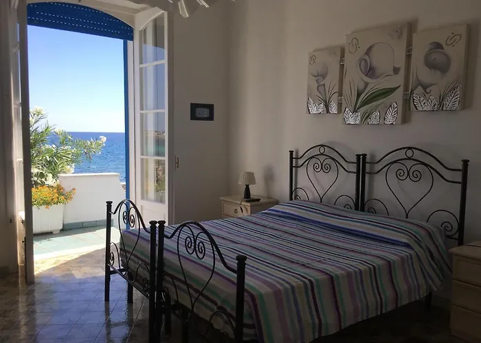 度假居 Casa Direttamente Sul Mare 玛丽娜迪曼卡维萨