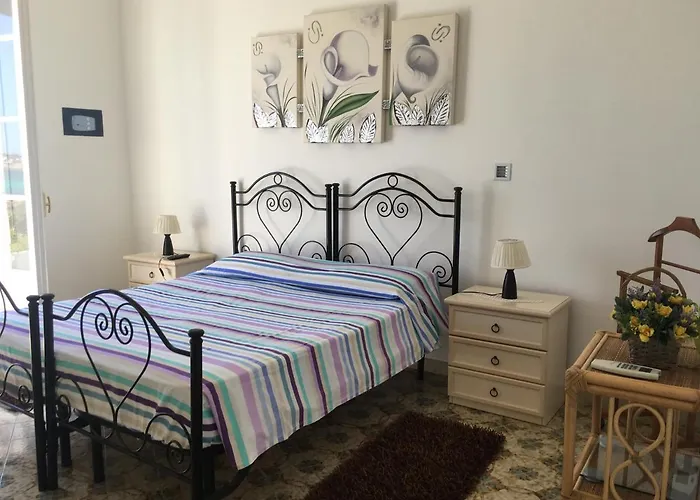 Casa Direttamente Sul Mare 度假居 *